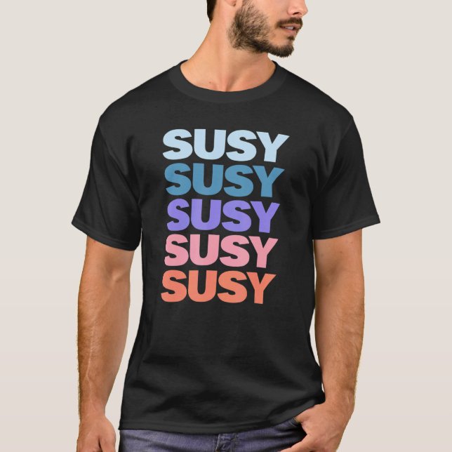 Moderne, wiederholte Textsusy T-Shirt (Vorderseite)