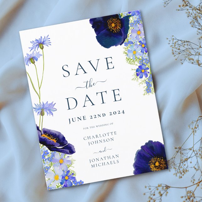 Moderne Wildblume Blue Boho Wedding Save The Date (Elegant wildflower blue floral wedding save the date invitation with modern typography )