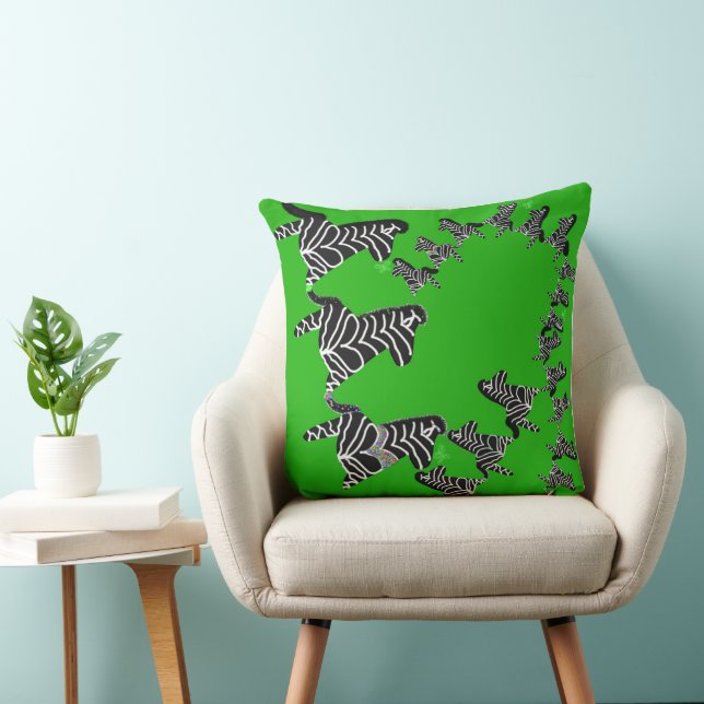 Moderne wilde grüne Zebra Kissen (Stuhl )