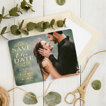 Moderne Wirbel | Benutzerdefiniertes Foto Save the Folieneinladung<br><div class="desc">Feiern Sie stilvoll mit dieser modernen und sehr trendigen Hochzeit speichern Sie die Dattelkarten. Das Design zeichnet sich durch reale Folie gepresste trendige Typografie-Formulierung mit einem Foto Ihrer Wahl aus. Dieses Design lässt sich leicht mit Ihrem eigenen Foto und einer speziellen Veranstaltungssprache personalisieren und Ihre Gäste werden begeistert sein, wenn...</div>
