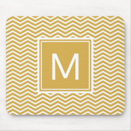 Moderne, würzige Senfgelbe Chevronen und Monogramm Mousepad