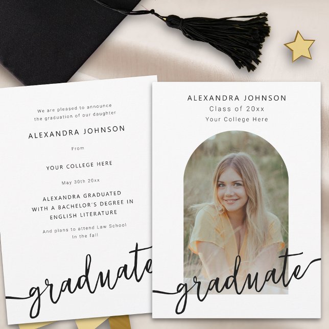 Moderner Abschluss für das Foto Script Ankündigung (Modern trendy script arch photo template graduation announcement card stylish elegant chic)