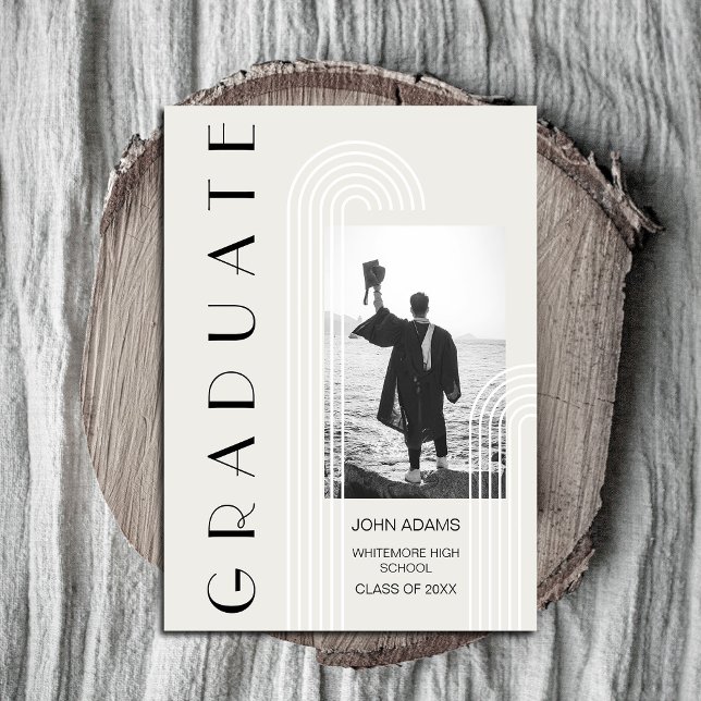 Moderner Abschluss mit zwei Fotos Einladung (Mark this milestone in style with our chic silver-grey graduation invitations #graduationinvitation)