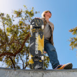 Moderner Abstrakter Pinselstrich Schlaganke Indivi Skateboard<br><div class="desc">Die moderne Abstrakte Pinselstriche Schlaganfall Individuelle Name Skateboard zeichnet sich durch Ihren personalisierten Namen in der modernen Typografie auf einem Hintergrund von grauen, gelben und weißen Pinselstrichen aus. Personalisieren Sie diese, indem Sie den Text in dem dafür vorgesehenen Textfeld bearbeiten. Geben Sie Ihrem Lieblingskateboarder zu Weihnachten, Geburtstag oder Ihrer BESTE...</div>