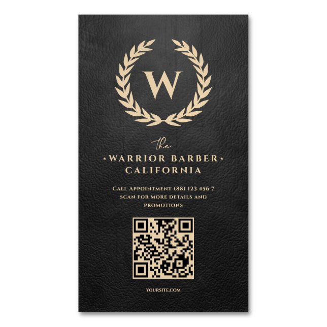 Moderner Barbershop Black Leather Monogram Barber Magnetische Visitenkarte (Vorderseite Vertikal)