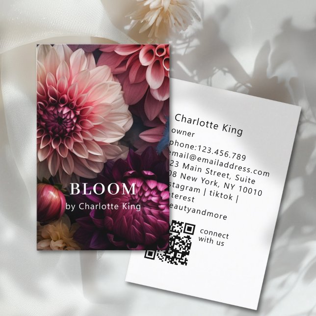 Moderner Blumen-QR-Code Visitenkarte (Modern Flower QR Code Business Card)