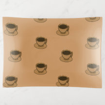 Moderner brauner, gemütlicher Kaffee-Cup im Mittel