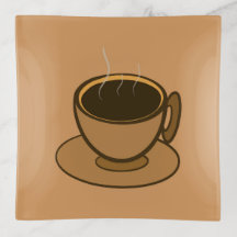 Moderner brauner, gemütlicher Kaffee-Cup im Mittel