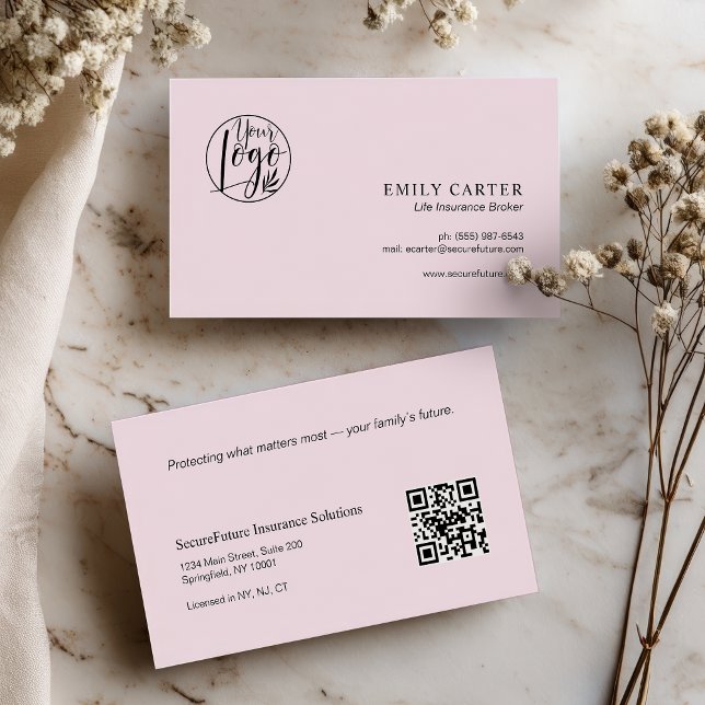 Moderner Chic Pink Life Insurance Broker QR-Code Visitenkarte (Modern Chic Pink Life Insurance Broker QR Code Business Card)