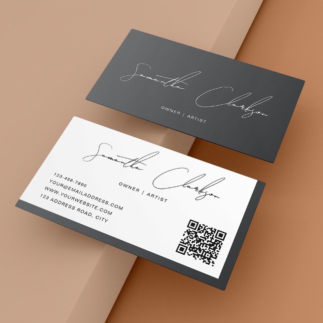 Moderner, dunkler Grau, handgeschriebener QR-Code Visitenkarte (Von Creator hochgeladen)