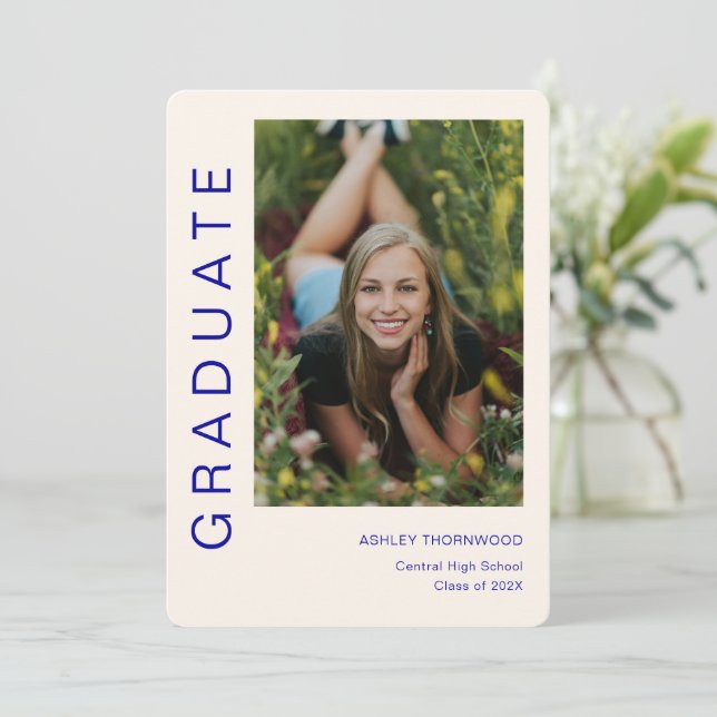 Moderner einfacher Abschluss für vertikales Foto Einladung (Stehend Vorderseite)