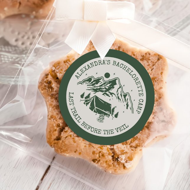 Moderner einfacher Camping Weekend Junggeselinnen- Runder Aufkleber (Von Creator hochgeladen)