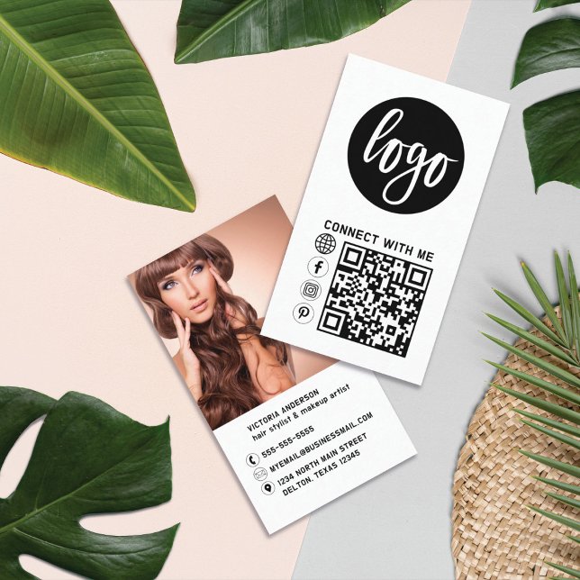 Moderner einfacher Schwarz-weißer Foto QR-Code Visitenkarte (Von Creator hochgeladen)