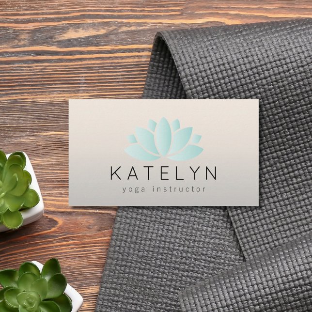 Moderner Eleganter Blue Lotus Icon Yoga Instruktor Visitenkarte (Von Creator hochgeladen)
