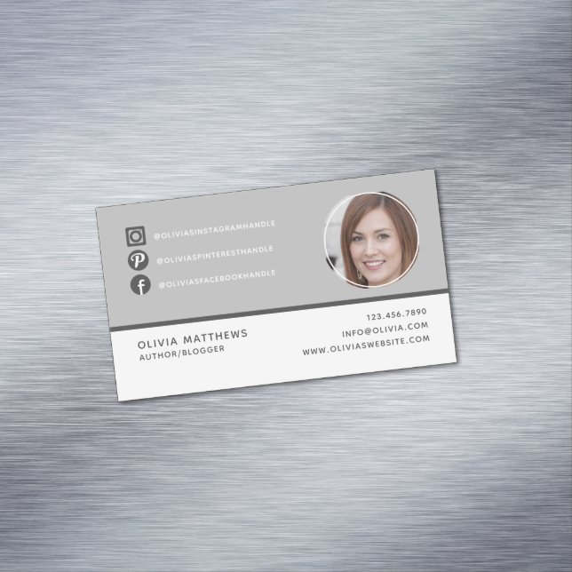 Moderner eleganter Monogram, Grau Weiß schlichter  Magnetische Visitenkarte (Beispiel)