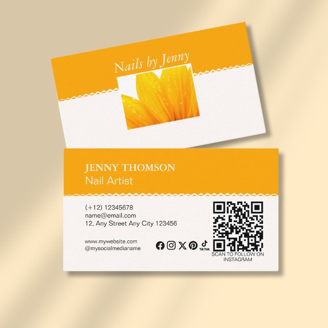 Moderner eleganter Orange White Floral Nail Salon Visitenkarte (Von Creator hochgeladen)