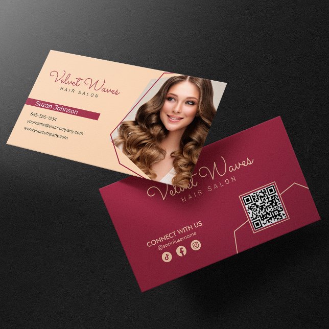 Moderner Eleganter Roter Haar Stylist Makeup QR Co Visitenkarte (Von Creator hochgeladen)