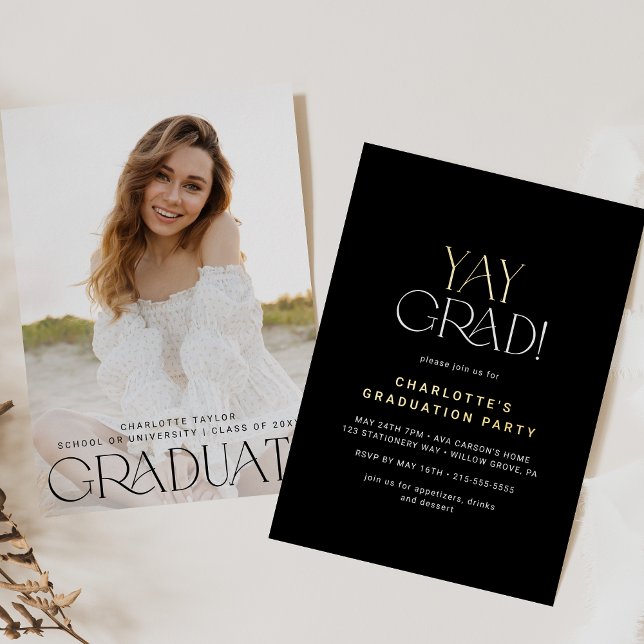 Moderner Fete Foil Black Yay Grad Foto Abschluss Folieneinladung (Von Creator hochgeladen)