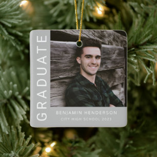 Moderner Foto Boy 2023 Abschluss Keramikornament