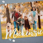 Moderner Foto Name Personalisiert Puzzle<br><div class="desc">Mit einem personalisierten Foto-Puzzle, das den Namen einer Familie oder eines Individuums in der von Ihnen gewünschten Schriftart-Art, Farbe und Größe (in einem weißen, modernen, handgeschriebenen Skript-Foto-Overlay dargestellt) enthält, können Sie sich ein wenig Familienspass machen. OPTIONEN: Das Beispiel wird im 520-Zoll-Puzzle mit 16x20 Zoll gezeigt - weitere Größen und Stückzahlen...</div>