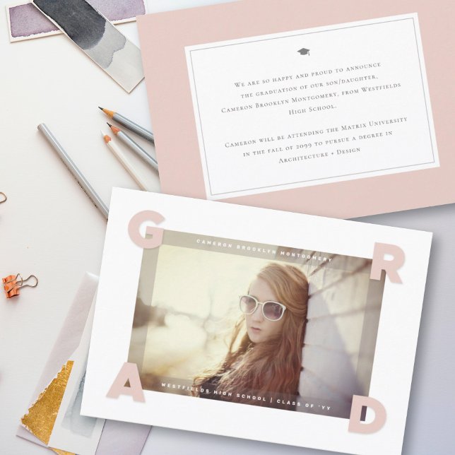 Moderner Four Corners GRAD Einfaches Foto Abschlus Ankündigung (Von Creator hochgeladen)