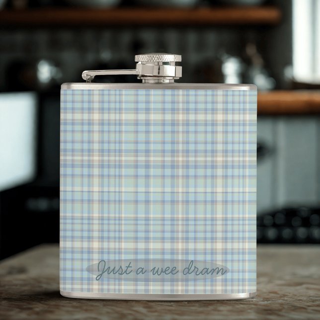 Moderner Frühling Tartan Blauer Karierter Kolben Flachmann (A special clan tartan flask with space for your name)
