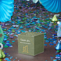 Moderner Goldhaus-Immobilienmakler in Olivgrün