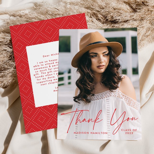 Moderner Graduate Red Script Foto Abschluss Dankeskarte (Von Creator hochgeladen)