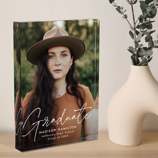 Moderner Graduate White Script Abschluss Fotoblock (Von Creator hochgeladen)