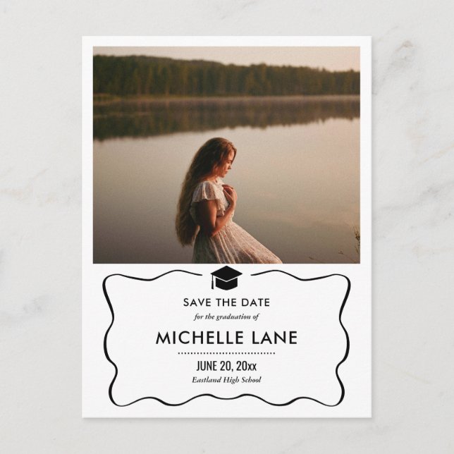 Moderner Graduierter Hut Save the Date Foto Postkarte (Vorderseite)