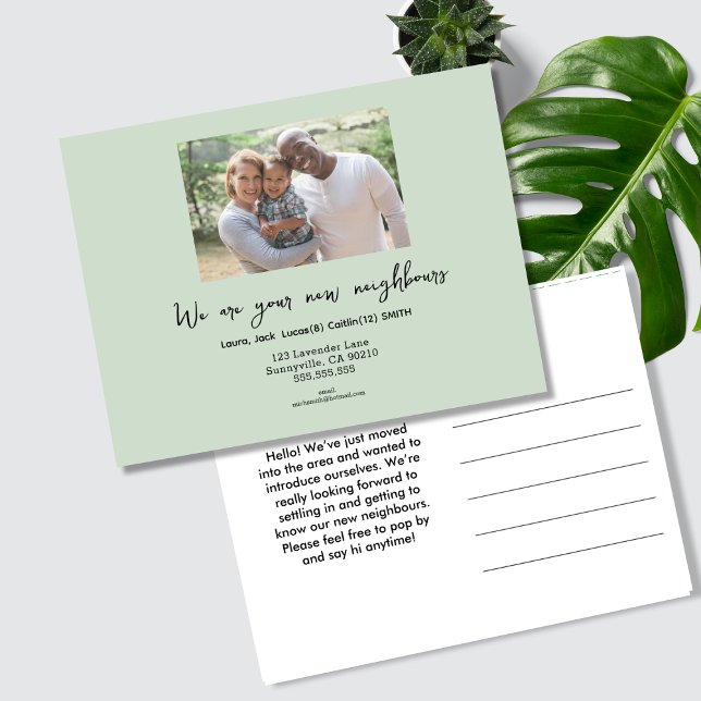 Moderner grüner Adresskartenwechsel - Wir haben un Ankündigungspostkarte (Von Creator hochgeladen)