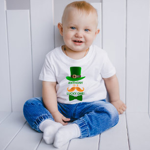 Moderner Leprechaun St. Patrick's Geburtstag für j Baby T-shirt