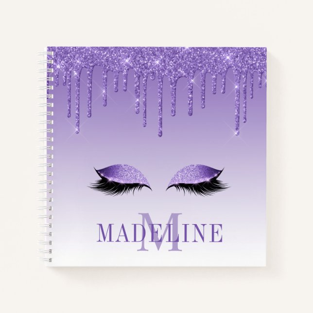 Moderner Lila Glitzer Lashes Monogram Notizbuch (Vorderseite)
