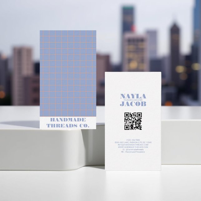 Moderner Lila QR-Code Visitenkarte (Von Creator hochgeladen)