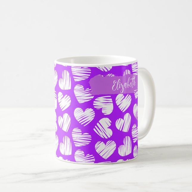Moderner Lila weißer Doodled Herzname Valentine Kaffeetasse (VorderseiteRechts)