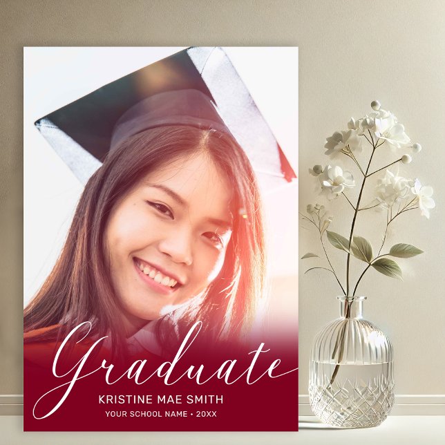 Moderner Maroon White Calligraphy Foto Abschluss Ankündigung (Maroon with White Calligraphy Script Photo Graduation Announcement)