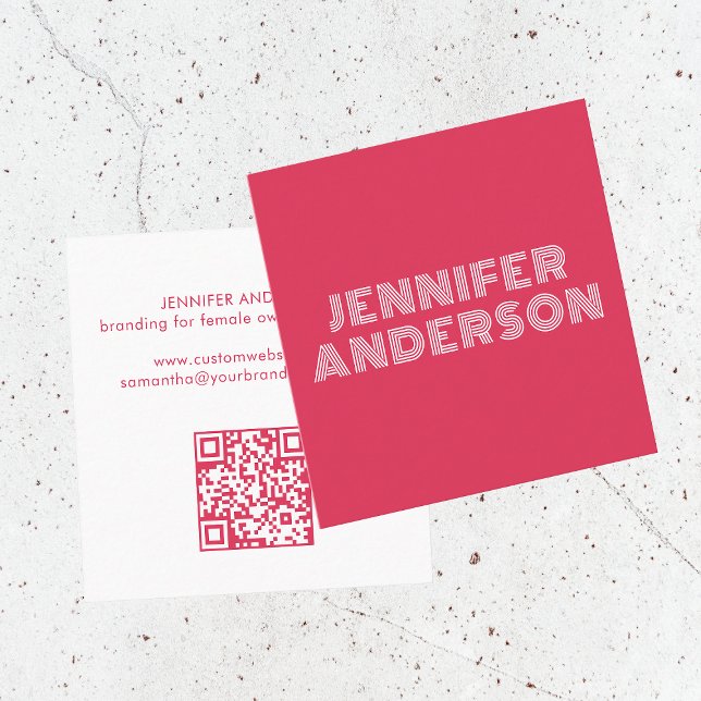Moderner Minimaler Magenta-Typografie-Code Quadratische Visitenkarte (Von Creator hochgeladen)