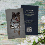 Moderner Minimaler QR-Code für Hundetrainer Visitenkarte<br><div class="desc">Diese moderne Visitenkarte besticht durch ein stilvolles,  einfaches und minimalistisches Design mit einem niedlichen Hund-Foto. Dieses Design ist perfekt als Hundeschlittenfahrkarte,  Hundetrainer Visitenkarte,  Visitenkarte für Haustiere oder Visitenkarte für Hundehunde.</div>