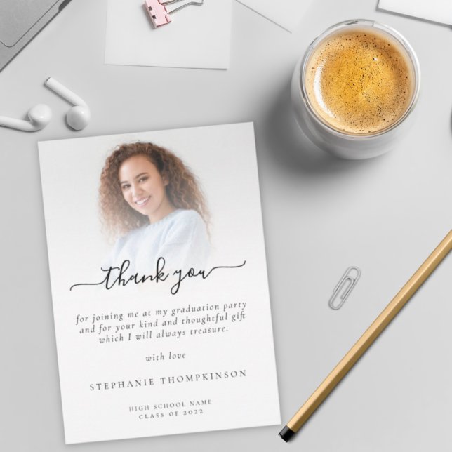 Moderner Minimalistischer Abschluss 2022 Foto Dankeskarte (Von Creator hochgeladen)