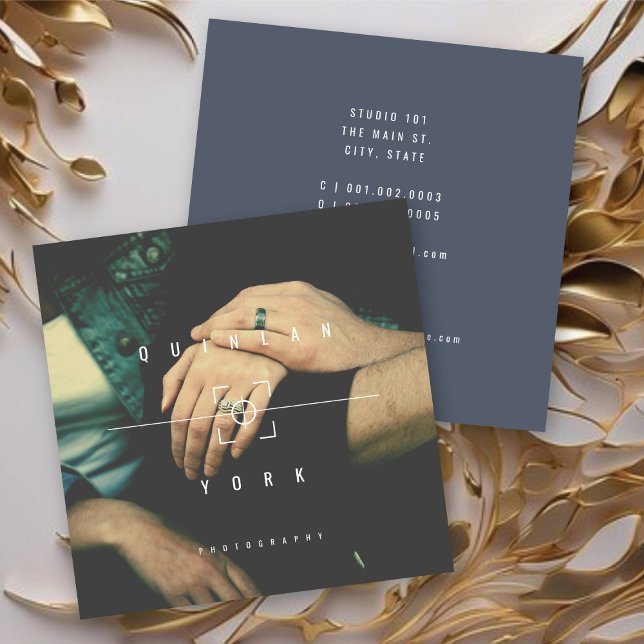 Moderner Minimalistischer Camera Focus Foto Fotogr Quadratische Visitenkarte (Modern Minimalist Camera Focus Photo Photographer Square Business/Profile Card @ fat_fa_tin)