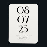 Moderner Minimalistischer Chic Save the Date Magnet<br><div class="desc">Moderne Hochzeiten sichern den Dattelmagnet mit elegantem Design und minimalistischem Stil.</div>