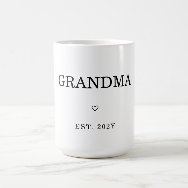 Moderner Minimalistischer Erstmaliger Oma Est. Kaffeetasse (Mittel)