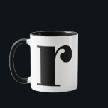 Moderner Monogramm-Anfangsbuchstaben oder Schwarz/ Tasse<br><div class="desc">Niedliches modernes r Monogramm in Schwarzweiß. Wenn Ihr bevorzugter Brief auf dieser Tasse nicht funktioniert, lesen Sie bitte die Monogramm-Tasse für den gewünschten Brief oder kontaktieren Sie mich.</div>