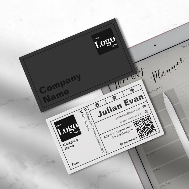 Moderner, muftiger Typografie-Schwarz-Weiß-QR-Code Visitenkarte (Modern Bold Typography Black & White QR Code Business Card)