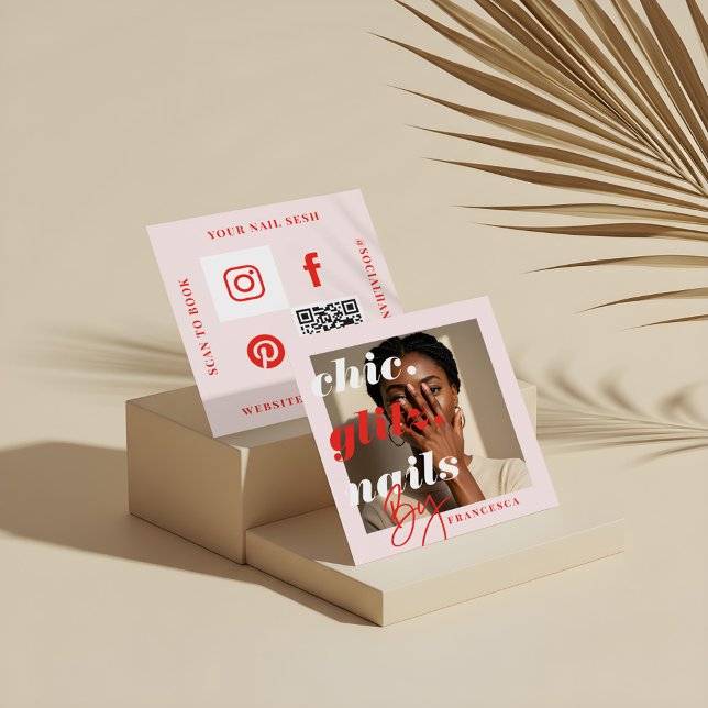 Moderner Nail Salon Business Foto Social & QR Code Quadratische Visitenkarte (Modern Nail Salon Business Photo Social & QR Code Square Business Card)