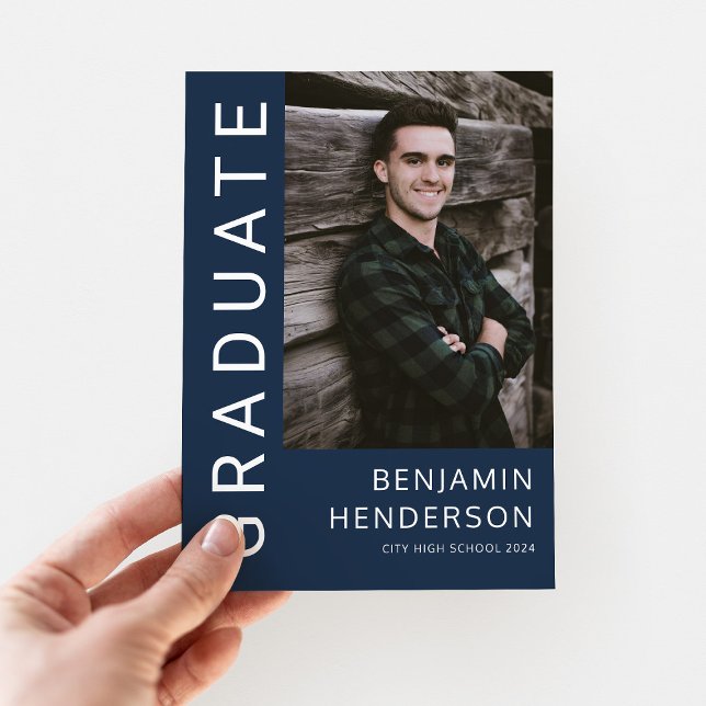 Moderner Navy Blue Foto Abschluss Ankündigung (Modern Navy Blue Photo Graduation Announcement)