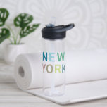 Moderner New Yorker Farbtext Trinkflasche<br><div class="desc">Modernes New Yorker Design mit farbigen Texten</div>