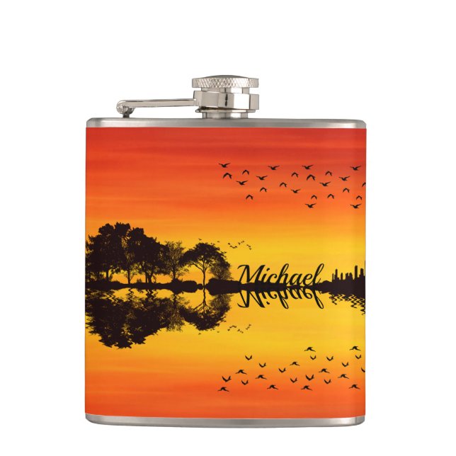 Moderner orangefarbener Gitarrist Name Watercolor Flachmann (Vorderseite)