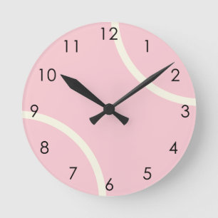 Moderner Pastell Pink Tennisball Runde Wanduhr