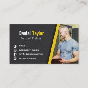 Moderner Personal Trainer für Schwarze Fitness mi Visitenkarte